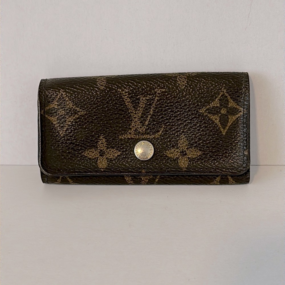 14 Louis Vuitton Brown Monogram Leather 4 Key Holder Case